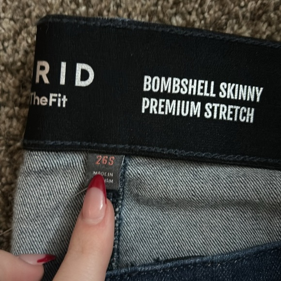 NWT Torrid Bombshell Skinny Jeans - Picture 2 of 3